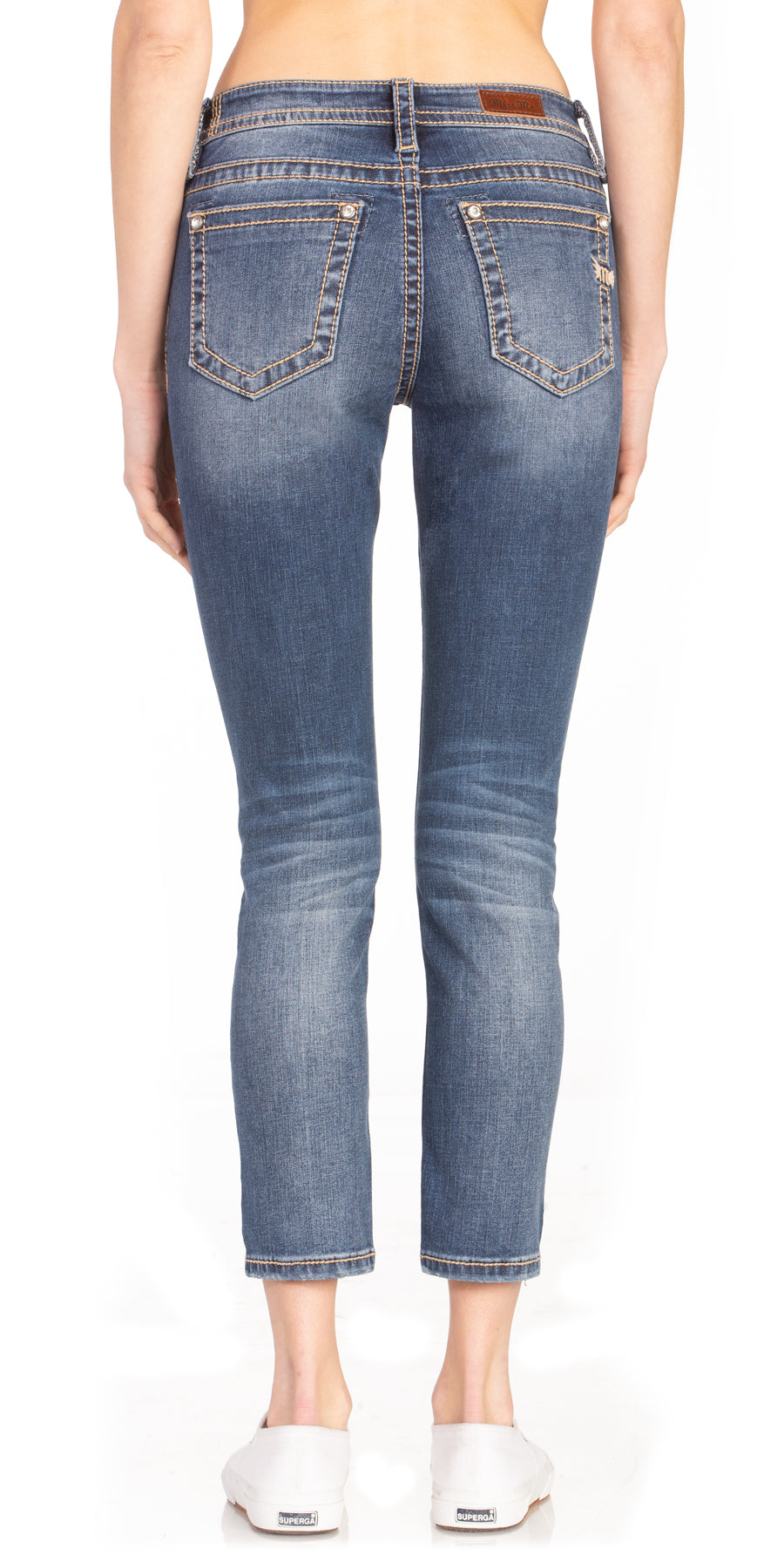 V96 Mid-Rise Jeans