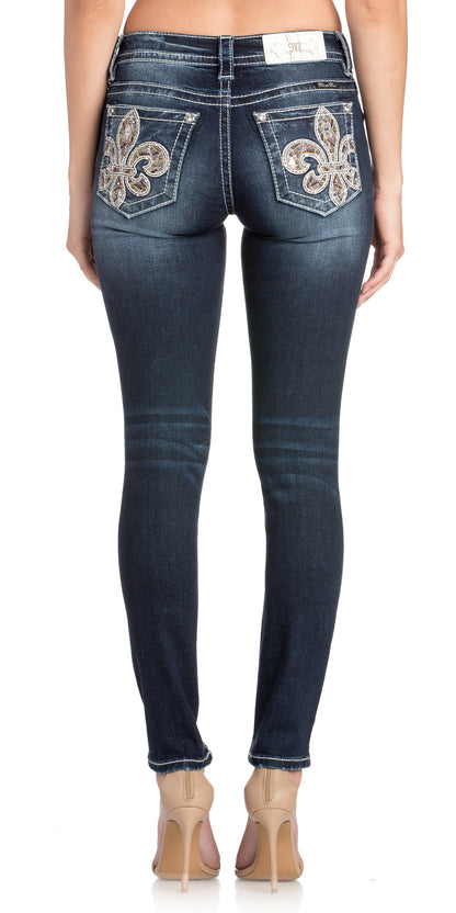 D869 Mid-Rise Jeans