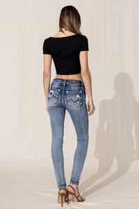 M819 Mid-Rise Jeans