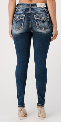 D988 Mid-Rise Jeans