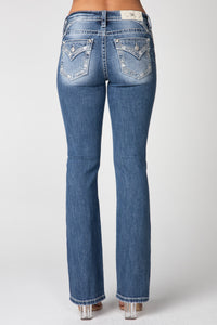 M945 Mid-Rise Bootcut Jeans Langes Bein